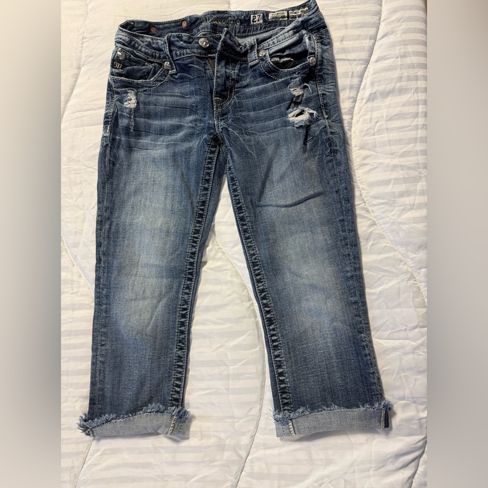 Miss Me Signature Blue Cropped Jeans with Frayed Hem